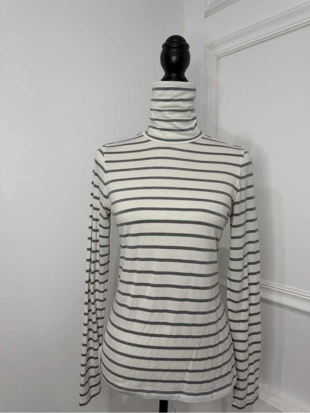 Banana Republic Striped Turtleneck Long Sleeve Top - Cream & Gray